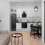 Oomph Warsaw Central 2 Bedroom Apartment