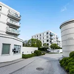 Bartycka Elegant Apartment