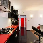 Nowolipki Red Apartment