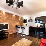 Nowolipki Red Apartment