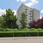 Central Apartment Solec Wilanowska By Noclegi Renters