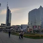 Centrum Złote Tarasy Metro Rondo ONZ Balkon