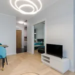 Wola Luxe Apartment