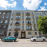New Praga Enchanting Studio