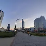 Centrum Złote Tarasy Metro Rondo ONZ Balkon