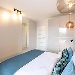 Yellow Soho Factory Apartment