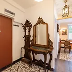 Downtown Antique Apartment