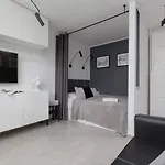 Metro Wierzbno Cozy Studio Mokotow By Noclegi Renters