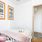 Superapart Chalubinskiego 9