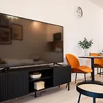 Wola Cosy White Apartment