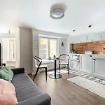 Krakowskie Przedmiescie 19 - 600M Od Zamku Krolewskiego - 50M Od Palacu Prezydenckiego - 800M Od Stacji Metra Nowy Swiat - Better Rental
