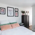Krakowskie Przedmiescie 19 - 600M Od Zamku Krolewskiego - 50M Od Palacu Prezydenckiego - 800M Od Stacji Metra Nowy Swiat - Better Rental