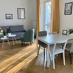 Charming Apartment In Old Mokotow