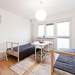 Room, Kochanowskiego 32