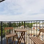 Home Factory Estate Praga Kotsisa By Noclegi Renters