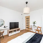 Apartments Airport Hynka By Arrenda