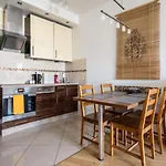 Platinum Tower - City Center - Golden Apartments