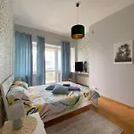 Swietokrzyska 32 Room 1