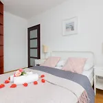 Spacious Apartment Palac Jana III Wilanow By Noclegi Renters