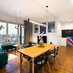 Qbik Artistic Cityscape Apartment