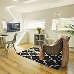 Bezagenta Mozart7 Modern Studio Easy Access To City