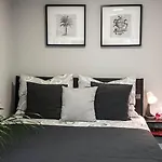 Bezagenta Mozart7 Modern Studio Easy Access To City