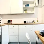 Kalimera - Greek Life Apartment