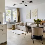 Warsaw Concierge Waszyngton Lounge