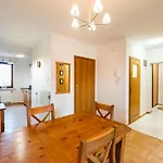 Woronicza Homey Wooden Apartment
