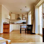 Elegant Apartment - City Center, Near Old Town
