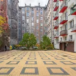 Hala Mirowska Apartments