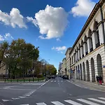 Elegant Apartment - City Center, Near Old Town