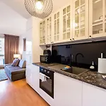 Metro Kondratowicza Velvet Apartment