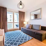 Metro Kondratowicza Velvet Apartment