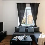 Shortstaypoland Dlugosza