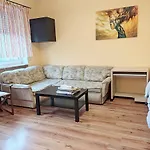 Przestronne Studio Na Spokojnym Osiedlu, Free Parking Space