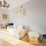 Large Flat. Great View. City Center.
