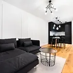 Fort Wola Golden Apartment
