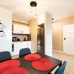 High Wilanow Elegant Apartment