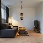 Warsaw Concierge Niska