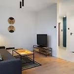 Warsaw Concierge Niska