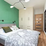 Metro Mlociny Luxurious Apartment By Renters Prestige