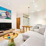 Eko Park Abdank White Apartment