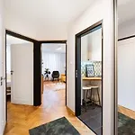 Metro Swietokrzyska Boho Aesthetic Apartment