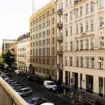 Piotrapartments - Wilcza Luxury Apartments In City Centre