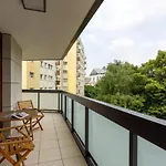 Modern Apartment With Balcony Near Hilton