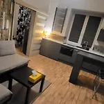 Metro Plocka Wolska House