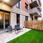 New Praga Ladies\' & Gentlemen\'S Apartments