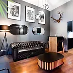 New Praga Ladies\' & Gentlemen\'S Apartments