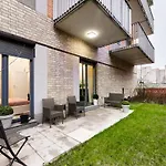 New Praga Ladies\' & Gentlemen\'S Apartments